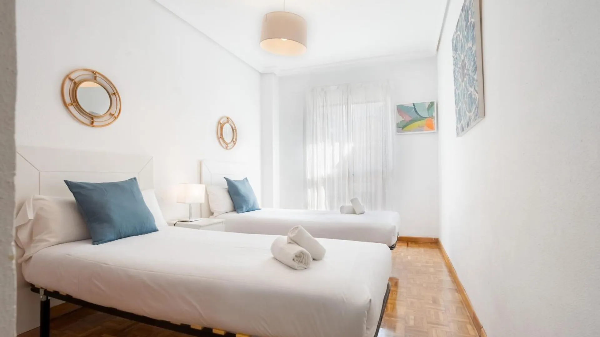 Bright Apt. Puerta Osario 3 Bedrooms 2 Bathrooms Seville 0*,  Spain
