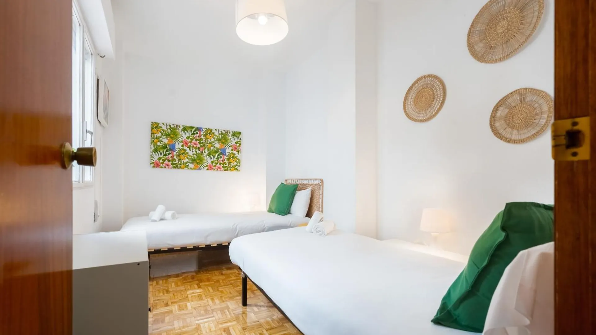 Bright Apt. Puerta Osario 3 Bedrooms 2 Bathrooms Seville